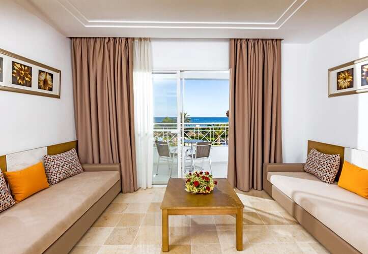 Hôtel Magic Life Africana